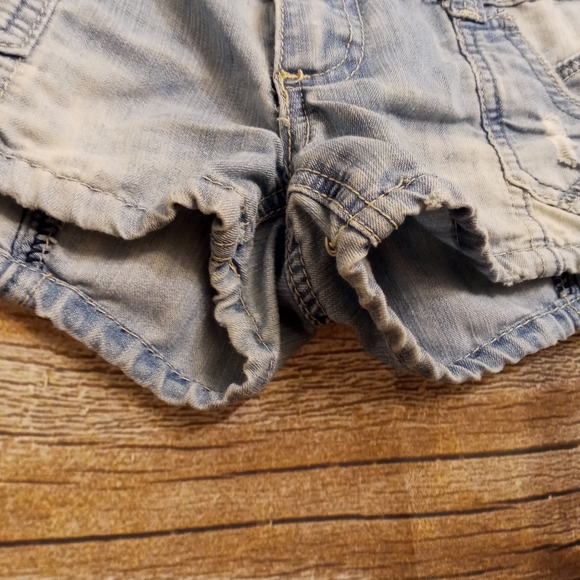 Short Shorts Almost Famous Light Blue Jeans - Picture 12 of 12